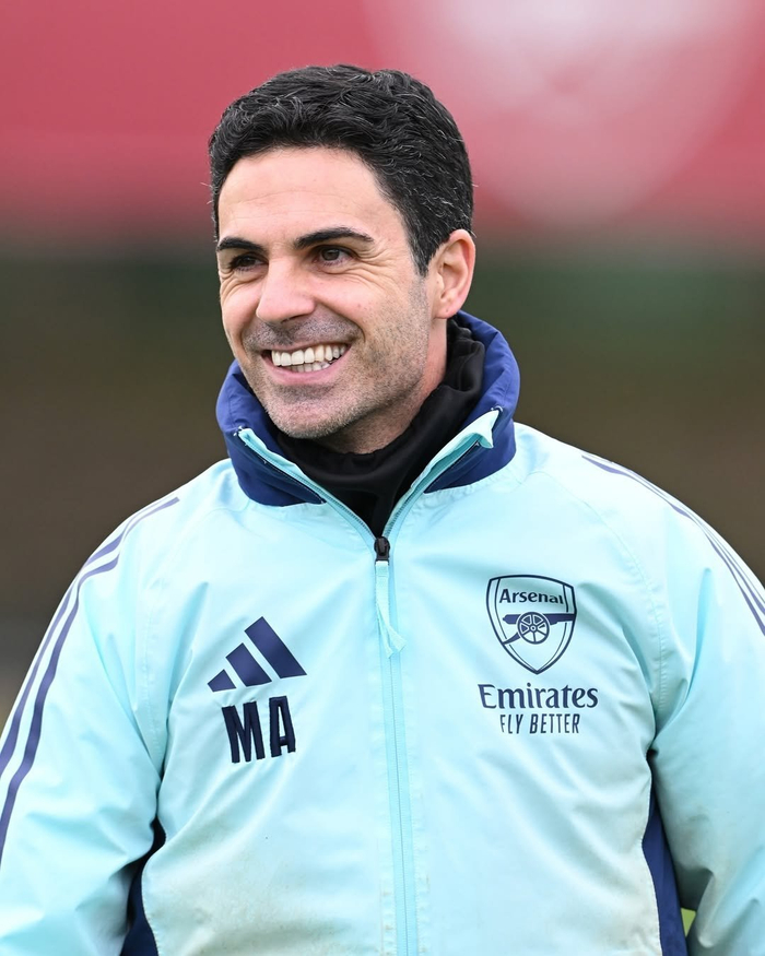 阿贾克斯官方：将彻查燃放烟花的肇事者，并采取适当措施