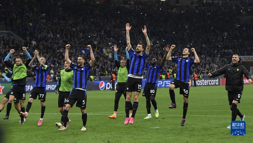 米体：托蒂被前妻指控留小女儿独自在家，检方认为指控不成立