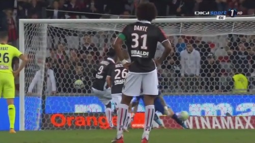 2025年铜梁龙主场场均观众超1.5万人，间接拉动消费约11亿元