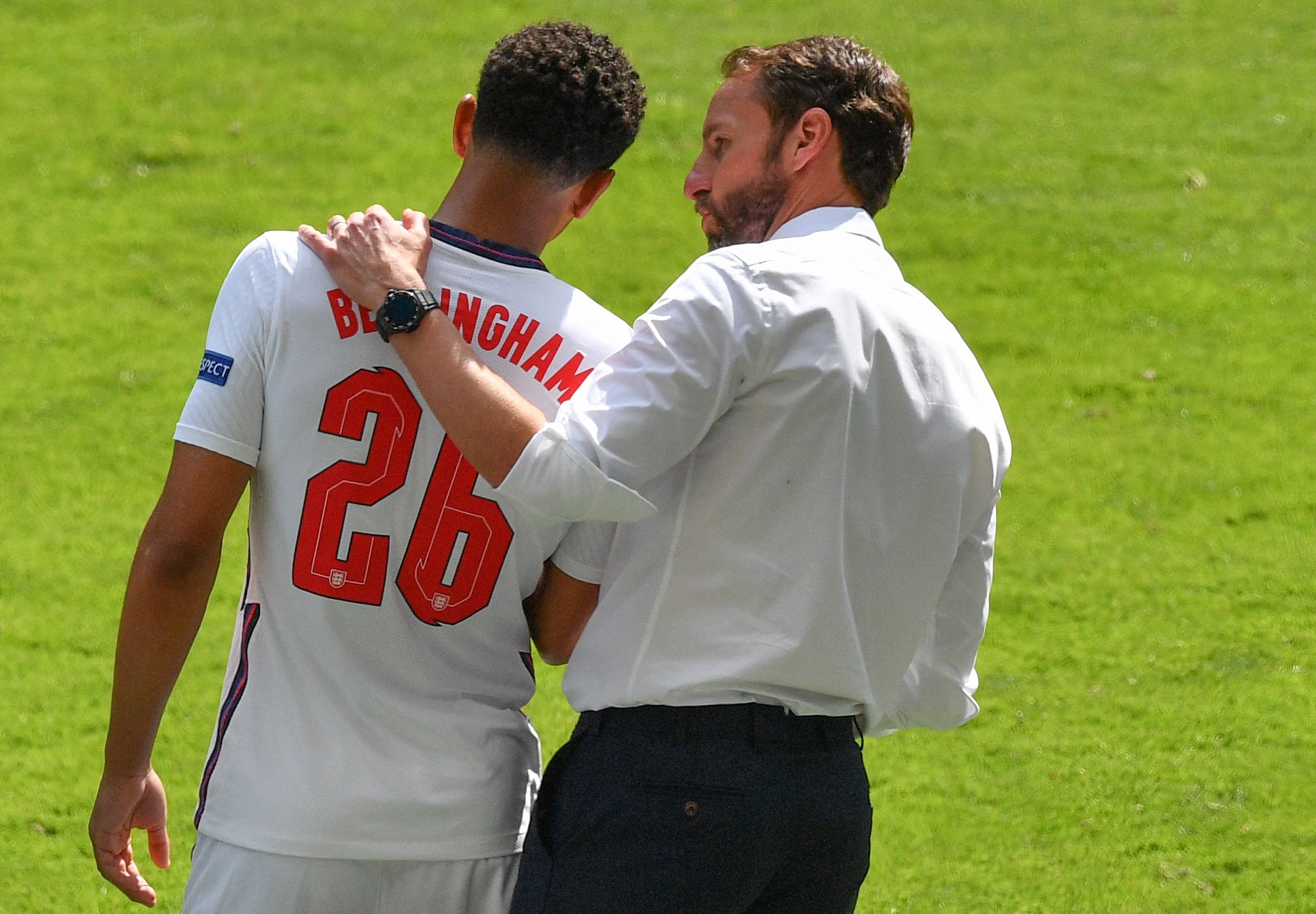 欧冠半场：里奥斯乱战破门，本菲卡暂1-0那不勒斯