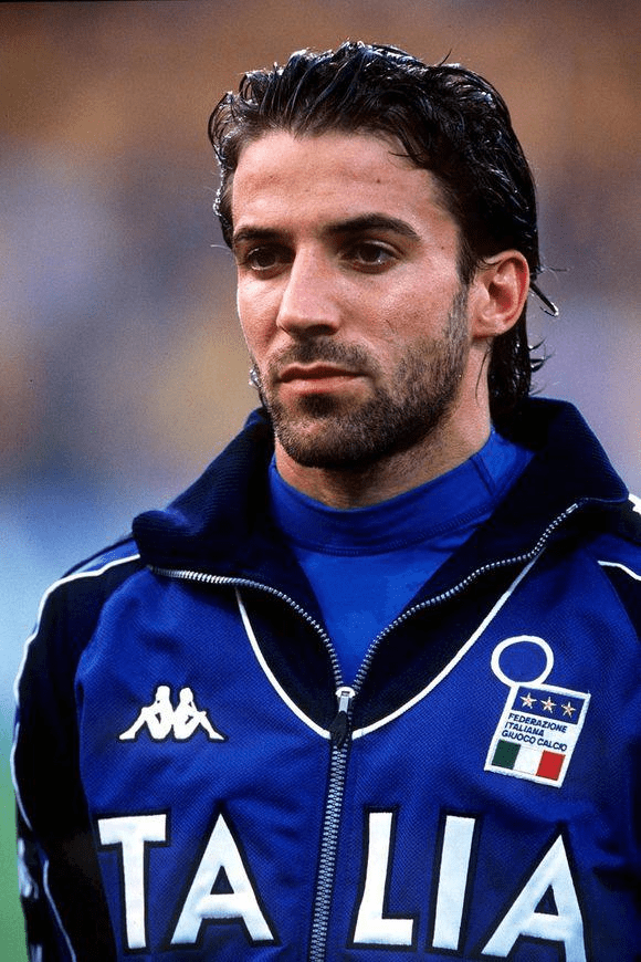 风中有朵雨做的云？曼城新赛季二客球衣曝光：灵感源自雨滴