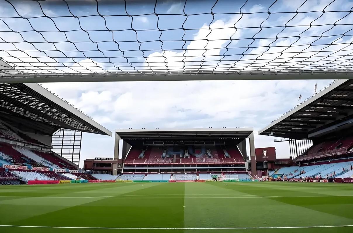 官方：欧足联承诺为女足投资10亿欧元，2030年前完成（欧足联官宣：2030年前向女足投入10亿欧元）