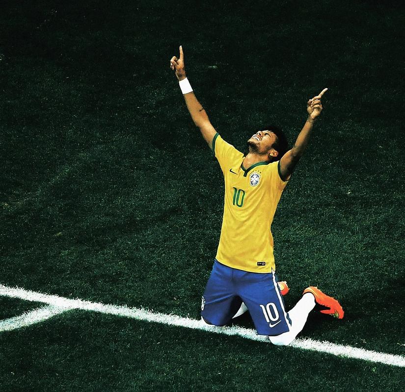 互致问候，U17世界杯期间日本队与墨西哥队在酒店相互列队致意